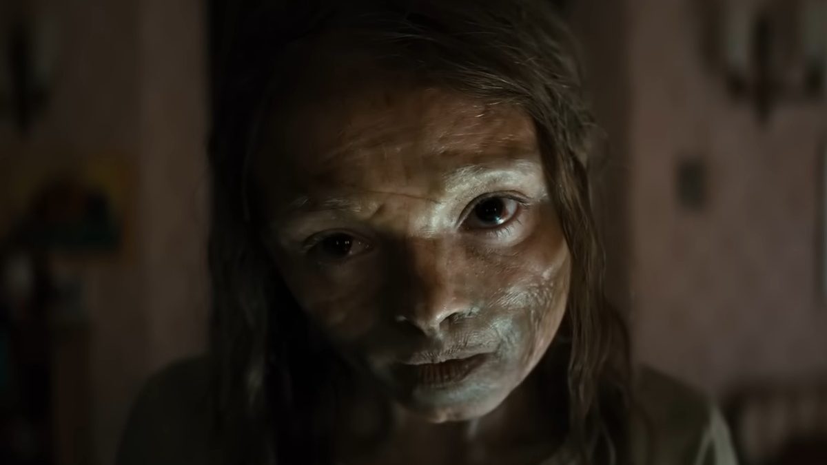 Le Réveil de la Momie : Lee Cronin et Blumhouse signent un film d'horreur gore qui enterre le fiasco de 2017