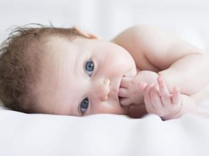 Bébé et Muguet Buccal : symptômes et Traitements Efficaces