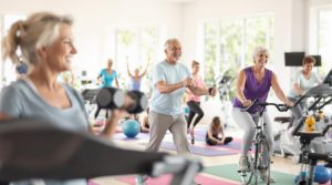 Forme intégrale : alliez renforcement, cardio et étirement pour un corps tonique après 50 ans