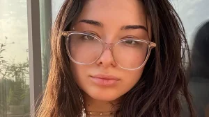 Helydia raconte son histoire et dépose plainte pour violences