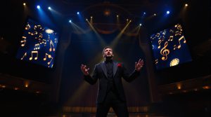 découvrez hugh jackman sous un nouveau jour dans « sur un air de blues », où il dévoile ses talents de chanteur éblouissants, mêlant émotion et puissance vocale dans ce film captivant.