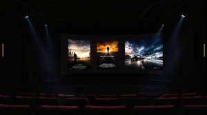 découvrez ce dimanche soir à la télé les 3 films incontournables à ne pas manquer pour une soirée cinéma réussie.