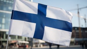 découvrez comment la finlande privilégie les conventions collectives plutôt que le smic pour garantir des conditions de travail justes et équitables.