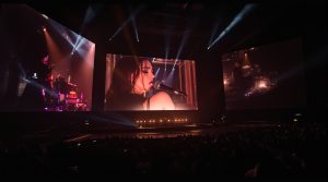 découvrez l'analyse du documentaire concert de billie eilish réalisé par james cameron, mettant en lumière un point faible majeur qui va au-delà de l'usage de la 3d.