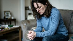 Violences conjugales : l'IA de prévention aide les victimes grâce à une détection précoce et un nouveau suivi inédit.