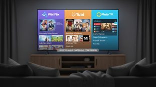 Trois écrans de smartphones affichant des interfaces de streaming différentes dans une ambiance lumineuse et colorée